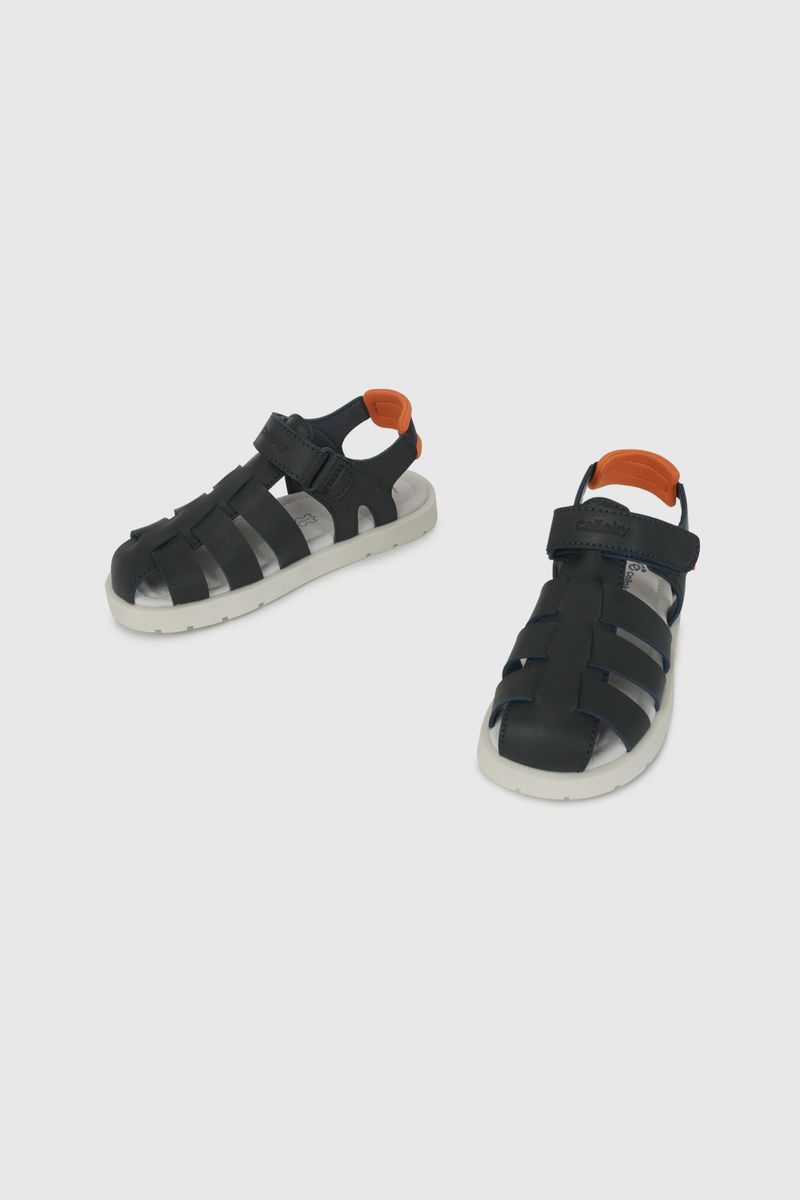 53070250v26-4