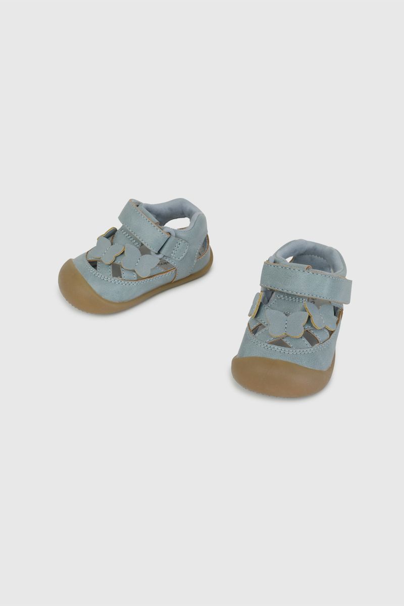 23040250v26-4