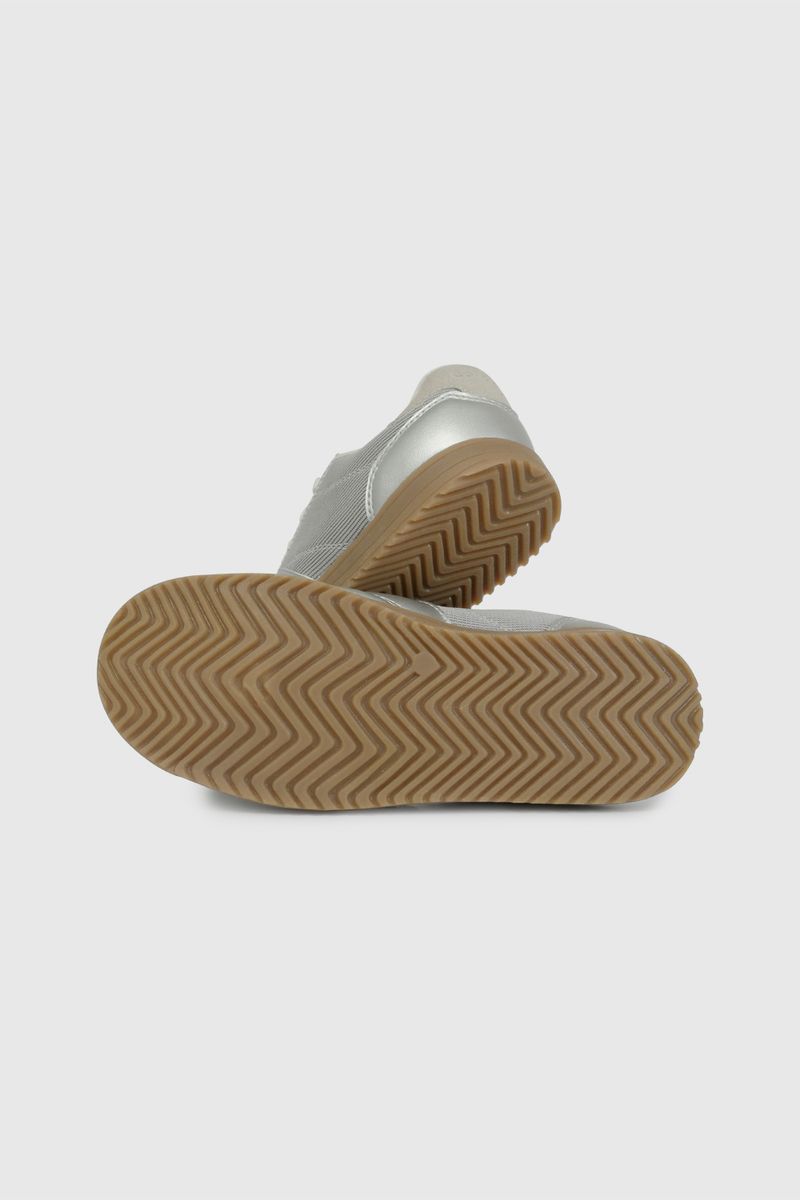 57080208v26-3