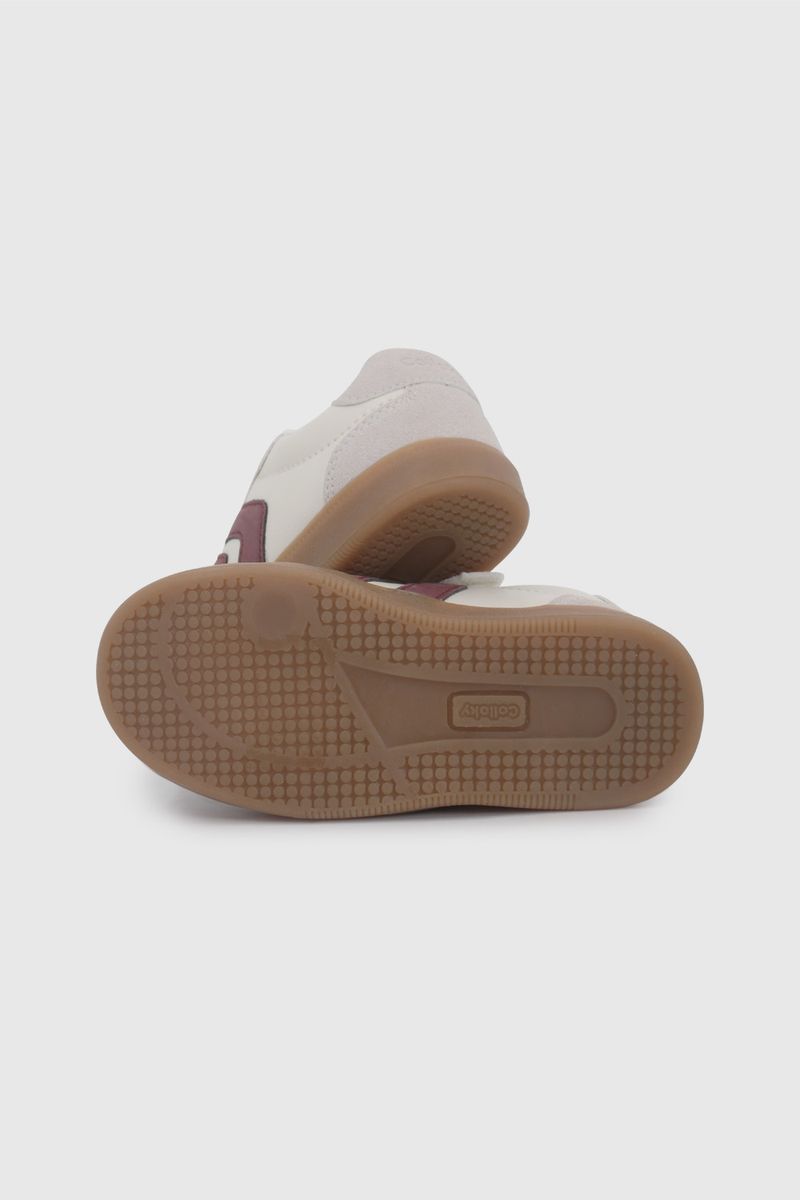47470275v26-4