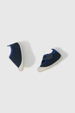 23050357v25-4