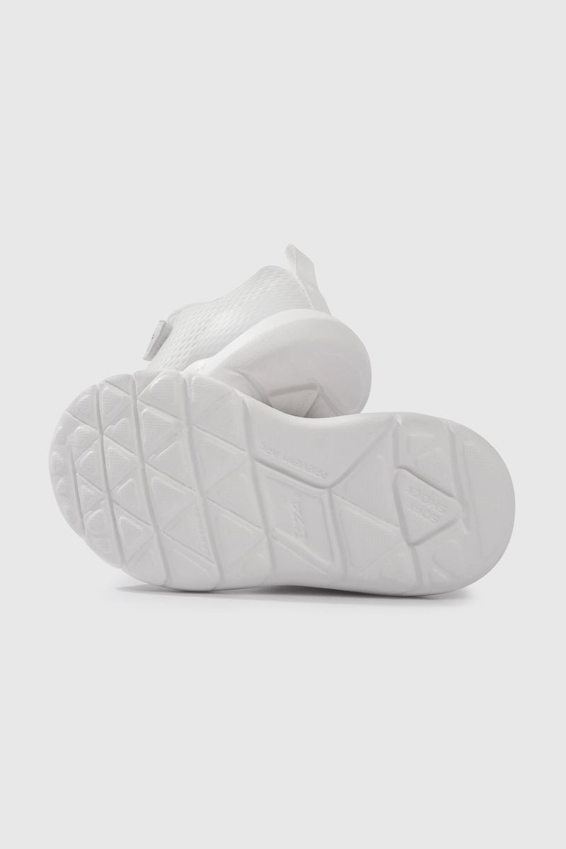 48930310v25-3