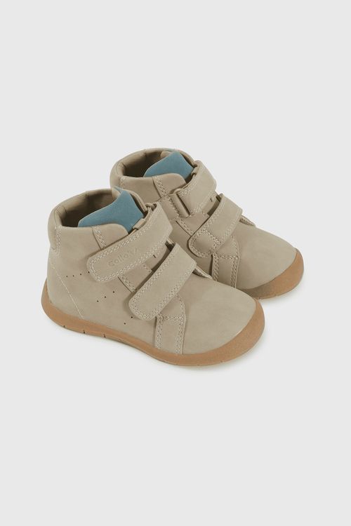 Botín Caminante caña media para Niño Café con Velcro