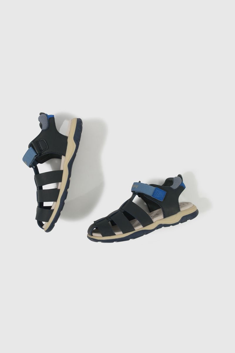 53230250v25-4