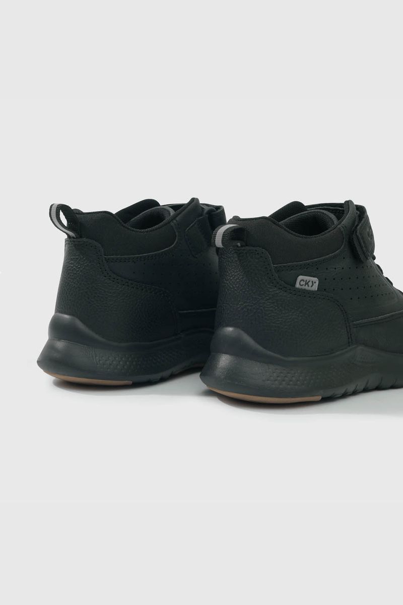 df085a96-87b7-4f8f-8211-ca557d000a48-77230201i24-5