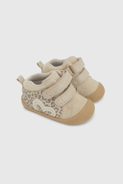 Botín Beige de Niña con Velcro y Punta Protectora